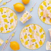 Gingham & Lemon Paper Plates: Pack of 8