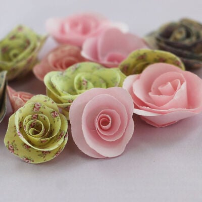 12 Assorted Paper Roses image number 2