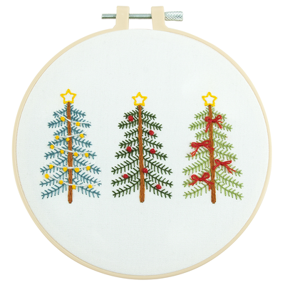 Festive Christmas Tree Embroidery Hoop Kit image number 2