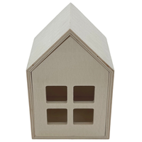 Small Wooden House: 7 x 6.5 x 1.8cm
