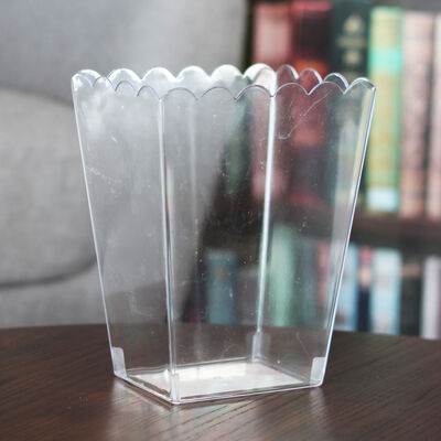Scalloped Top Plastic Clear Candy Vase image number 2