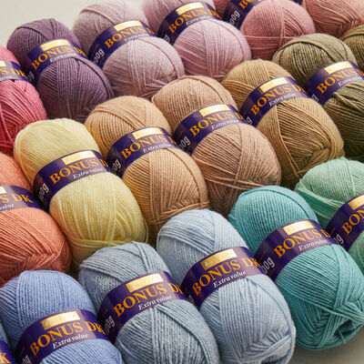 Bonus DK: Pistachio Yarn 100g image number 3