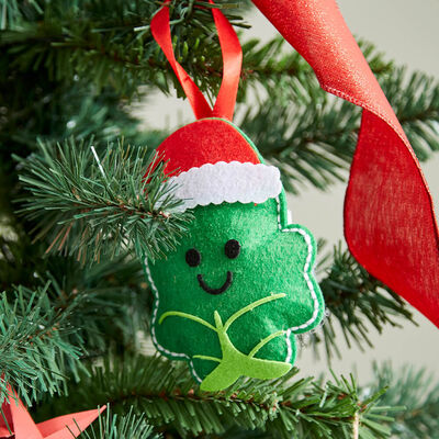 Sew Your Own Christmas Decorations image number 2