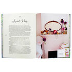 Flourish: Stunning arrangements with flowers and foliage image number 2