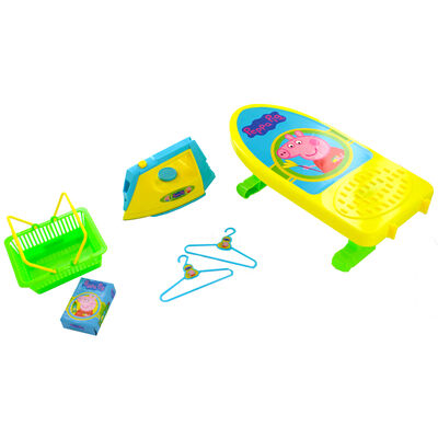 Peppa Pigs Little Helper Play Set image number 3