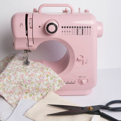 Make & Create Midi Sewing Machine: Pink image number 2