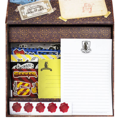 Harry Potter Hogwarts Keepsake Gift Box image number 4