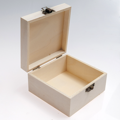 Wooden Bee Box with Clasp 11.5 x 11.5 x 6.5cm image number 3
