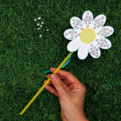 Make Your Own Mosaic Easter Wands Kit image number 4