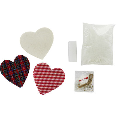 Hanging Hearts Sewing Kit image number 3