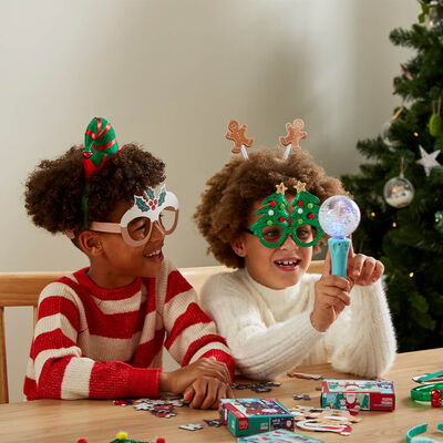 Light Up Spinner Toy: Reindeer image number 3