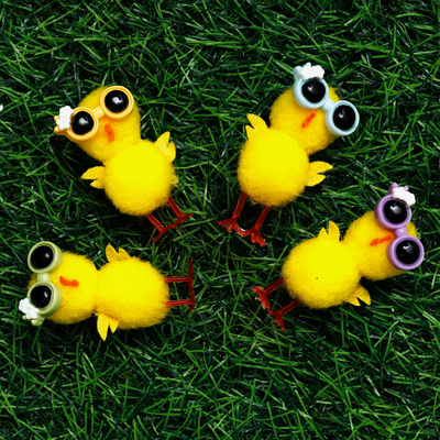 Chicks with Sunglasses Bonnet Decorations: Pack of 4 image number 2