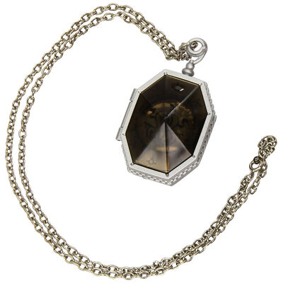 Harry Potter: Locket Horcrux Kit and Sticker Book image number 2