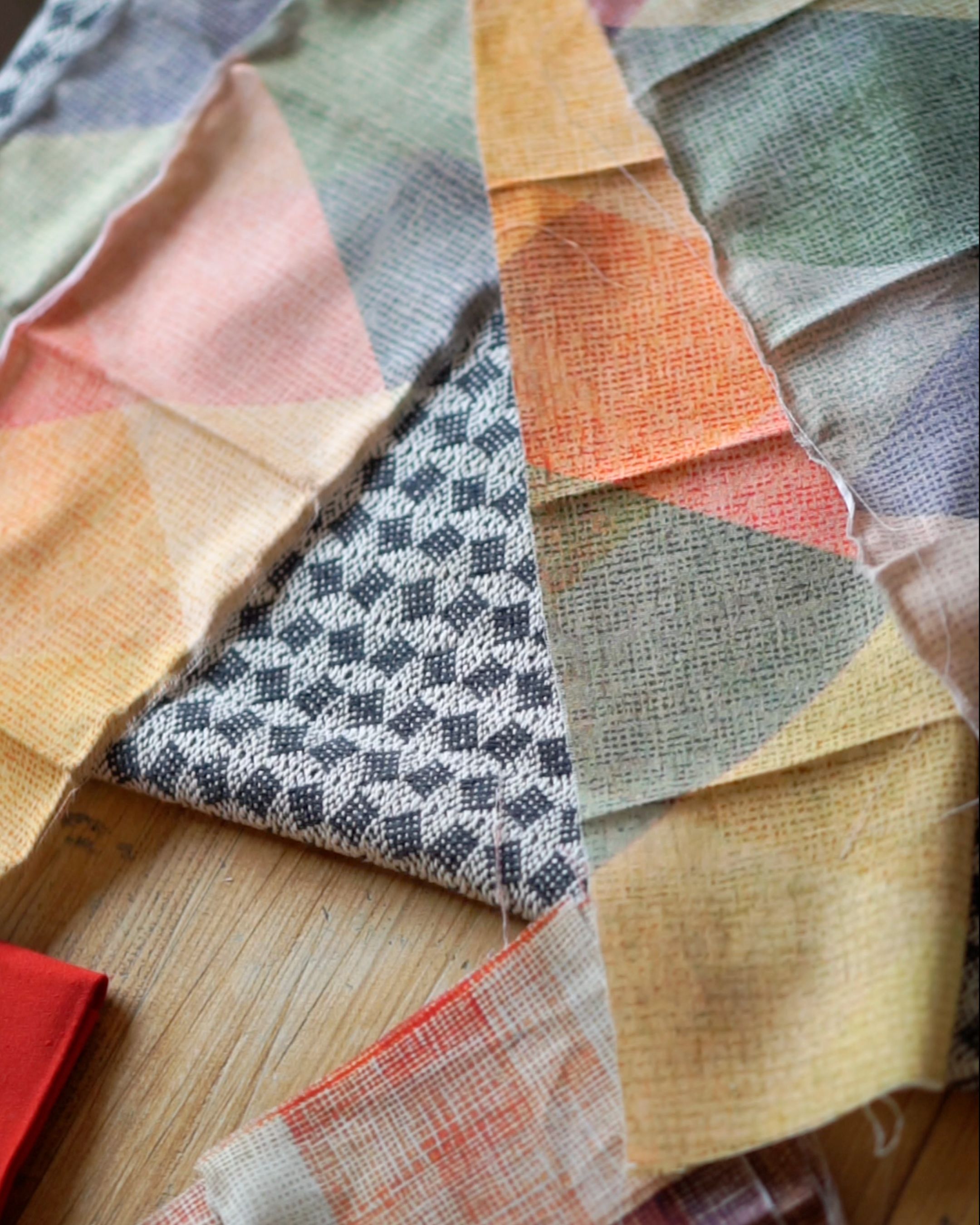 Cut the fabric strips.