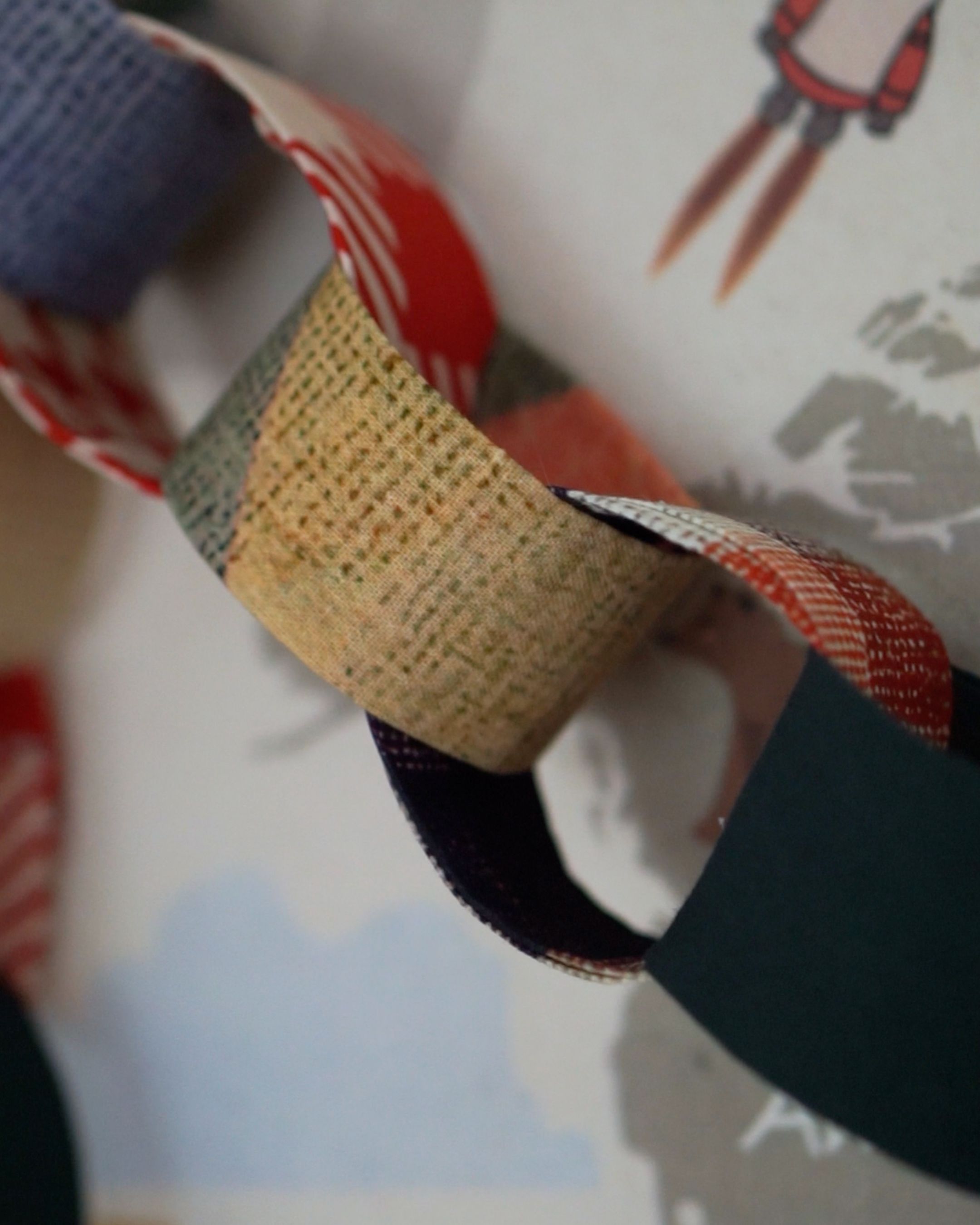DIY Fabric Paper Chains. Fabric Paper Chains.