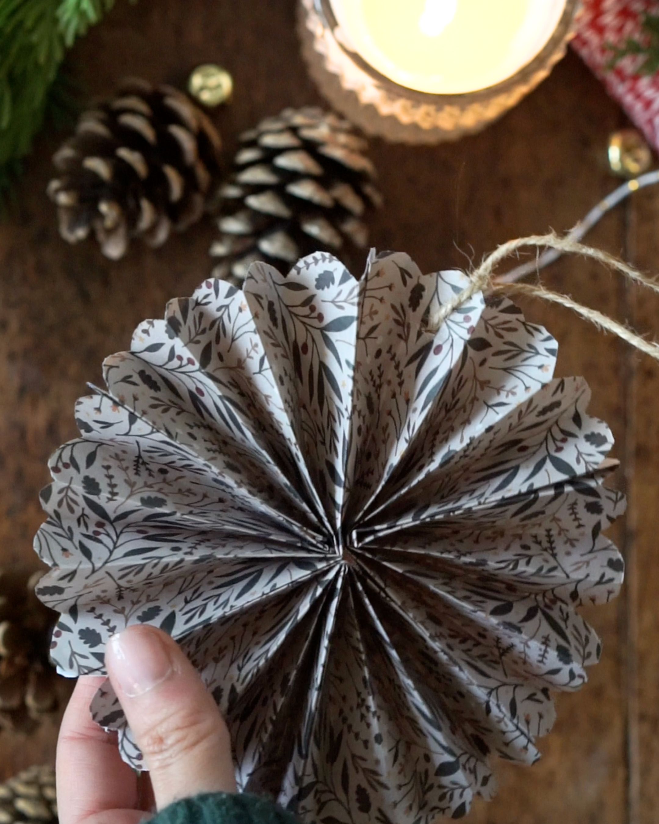 DIY Paper Fan Rosette. Paper fan rosette.