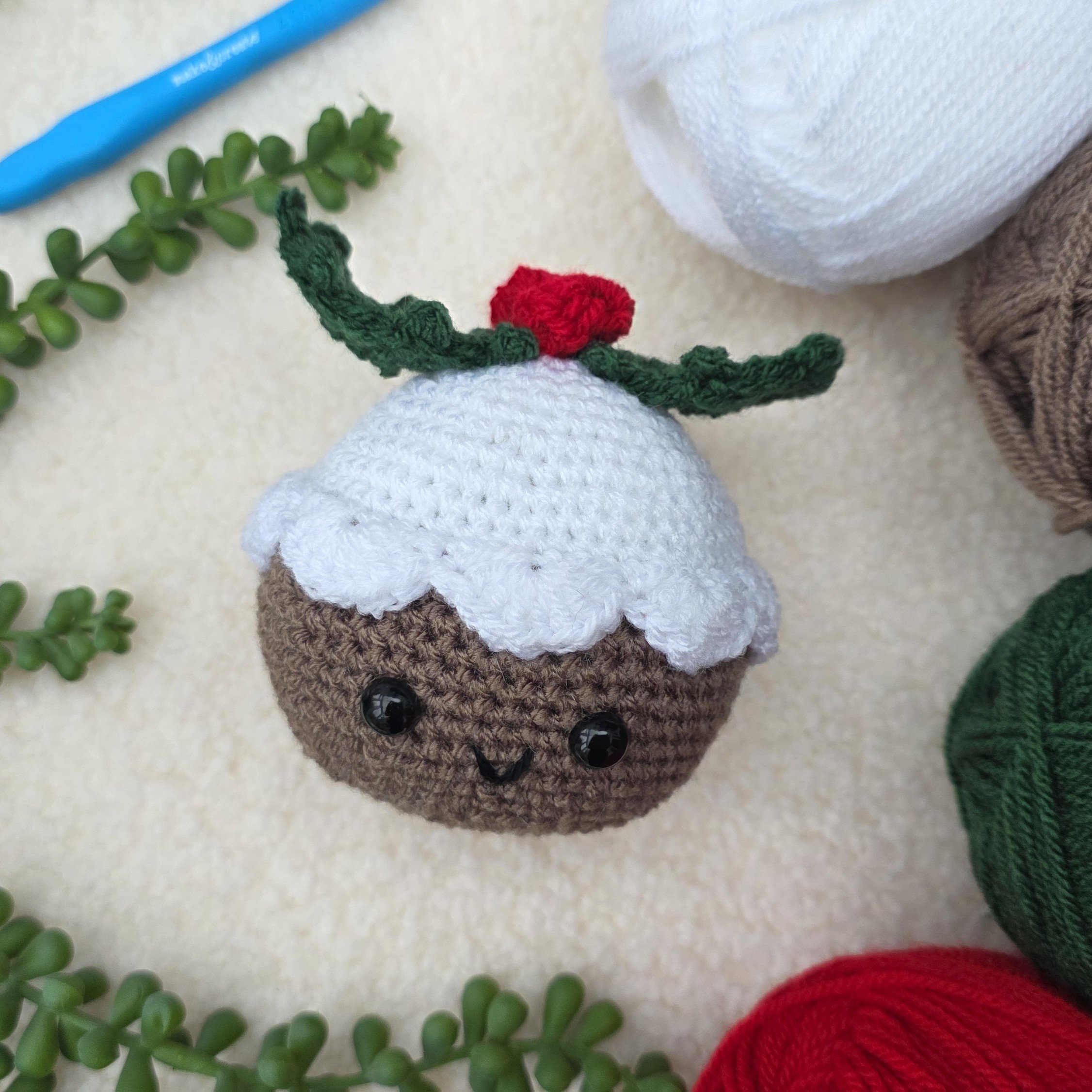 Free Christmas Pudding Amigurumi Pattern A crochet amigurumi Christmas pudding.